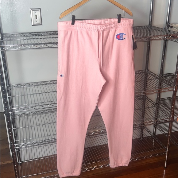 NO OFFERS - 💗 KITH CHAMPION CREW NECK PULLOVER & SWEAT PANTS - Picture 8 of 9